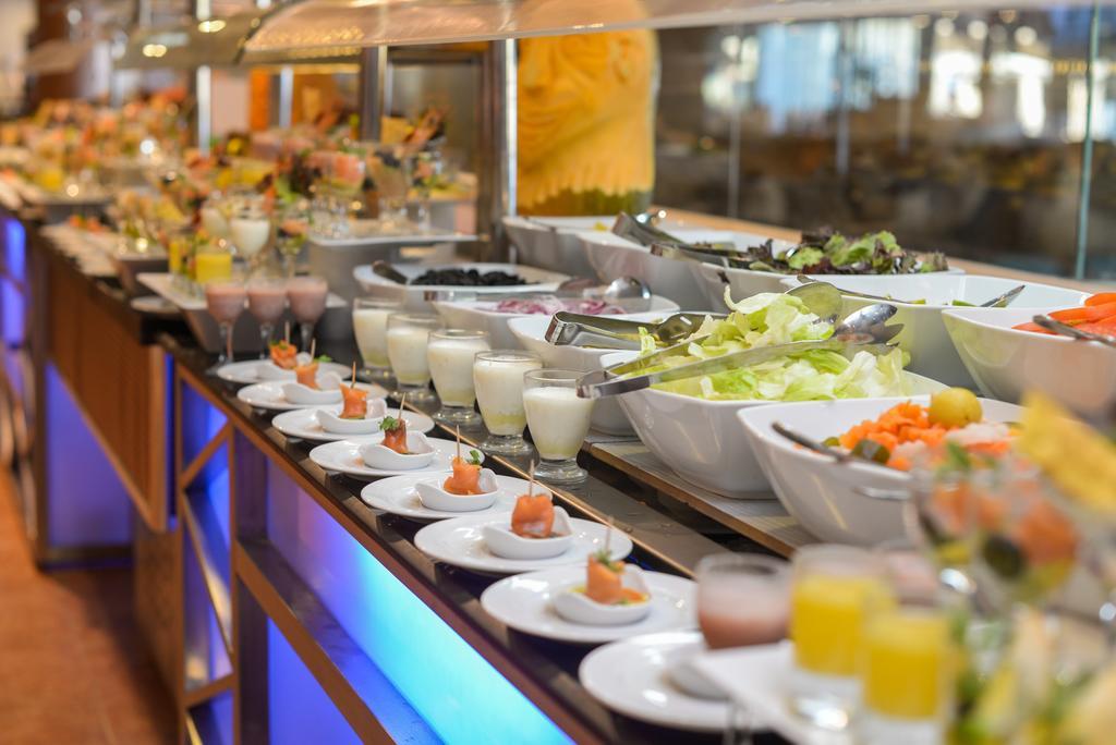 Rixos Alamein - Full Board Plus El Alamein Esterno foto A salad bar