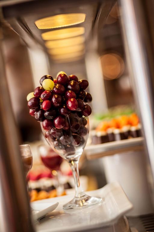 Rixos Alamein - Full Board Plus El Alamein Esterno foto Grapes in a wine glass
