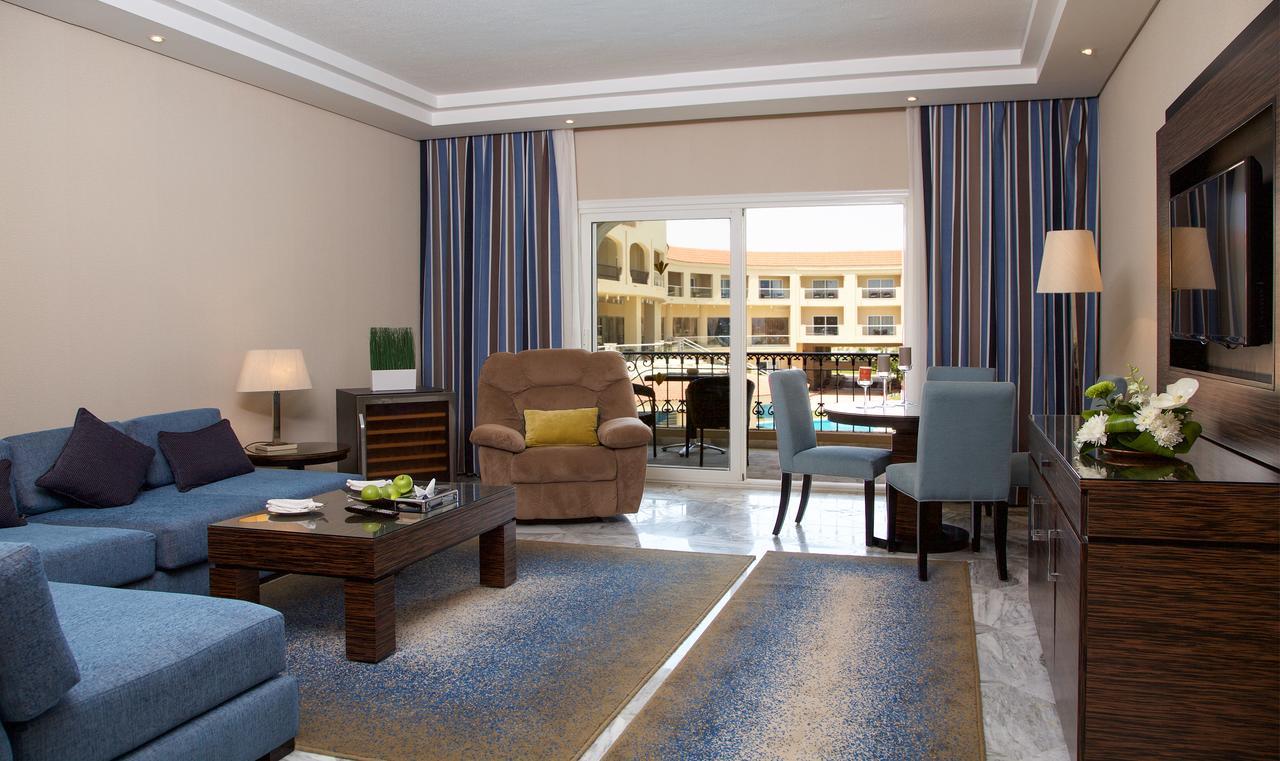 Rixos Alamein - Full Board Plus El Alamein Esterno foto A suite at the Atlantis Paradise Island